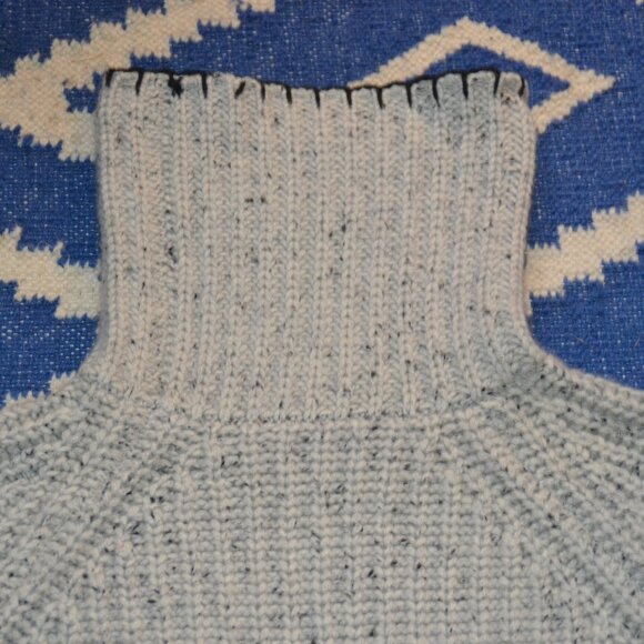 Club Monaco 100% Cashmere AMORAY Sweater Blanket Stitch Turtleneck SMALL - Picture 10 of 11